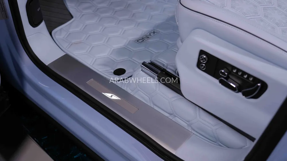 بينتلي بينتايجا 2023 for Sale in دبي Image-15