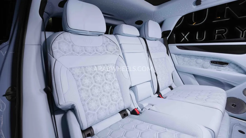 بينتلي بينتايجا 2023 for Sale in دبي Image-25