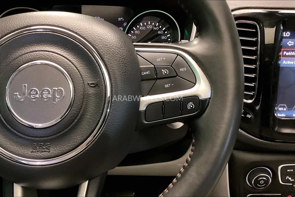 Jeep Compass 2018 for Sale in Sharjah Image-29