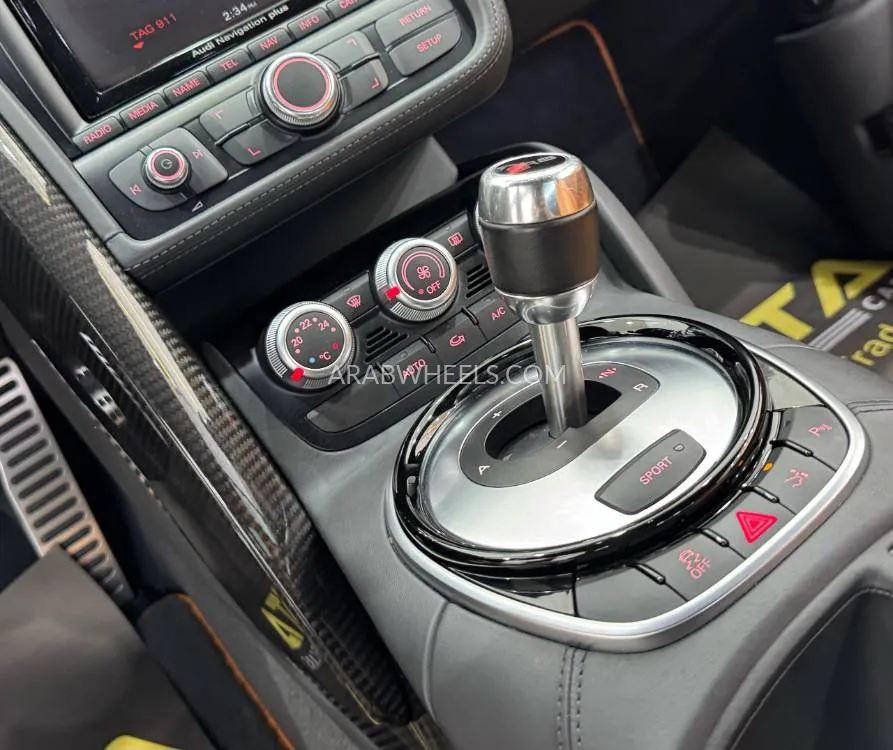 أودي R8 2015 for Sale in دبي Image-10