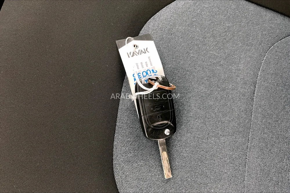 Chevrolet Captiva 2023 for Sale in Sharjah Image-11