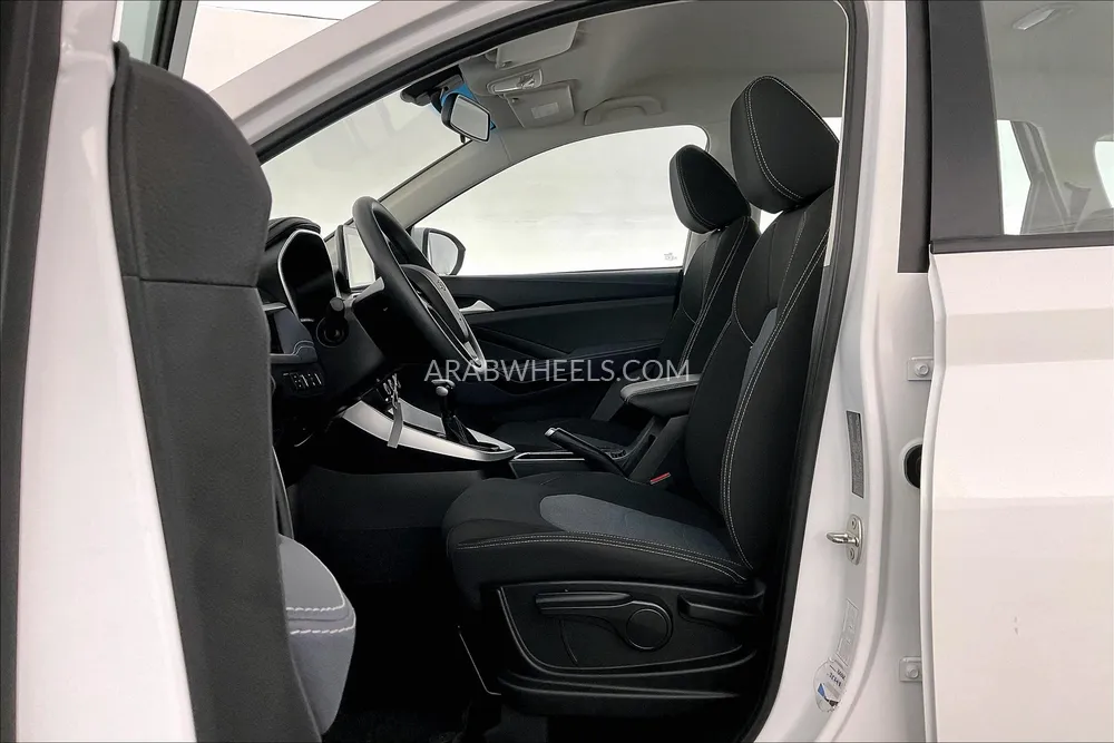 Chevrolet Captiva 2023 for Sale in Sharjah Image-57