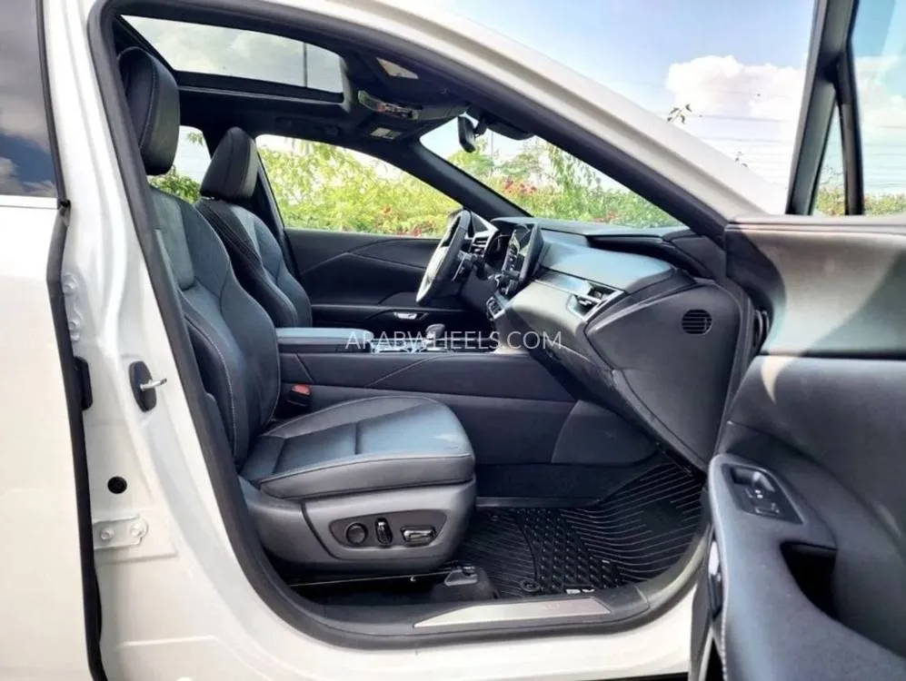 Lexus RX 2024 for Sale in Dubai Image-19
