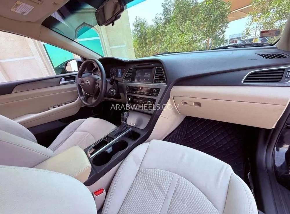 Hyundai Sonata 2016 for Sale in Ajman Image-4