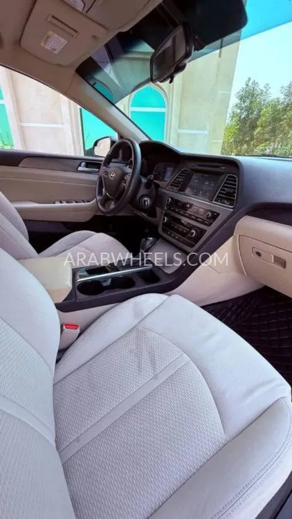 Hyundai Sonata 2016 for Sale in Ajman Image-9