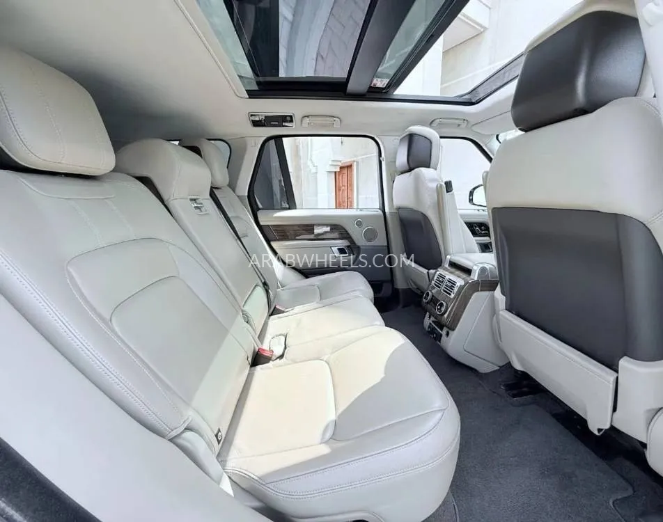 Land Rover Range Rover 2018 for Sale in Ajman Image-6