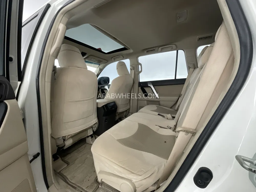 Toyota Land Cruiser Prado 2020 for Sale in Sharjah Image-8