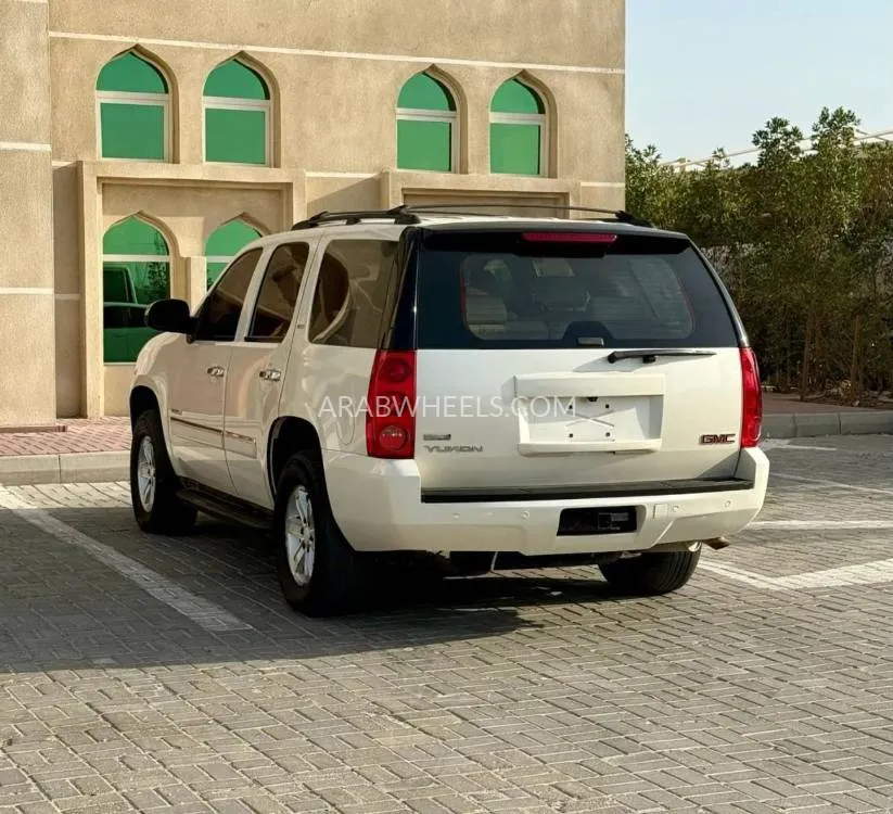 GMC Yukon 2010 for Sale in Ajman Image-10