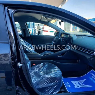 Hyundai Elantra 2024 for Sale in Sharjah Image-12
