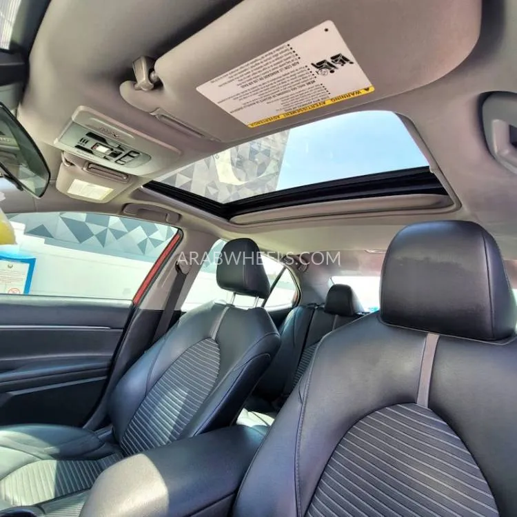 Toyota Camry 2019 for Sale in Sharjah Image-7