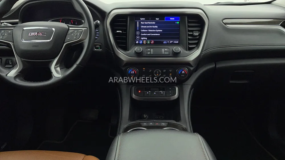 جي إم سي اكاديا 2023 for Sale in دبي Image-14