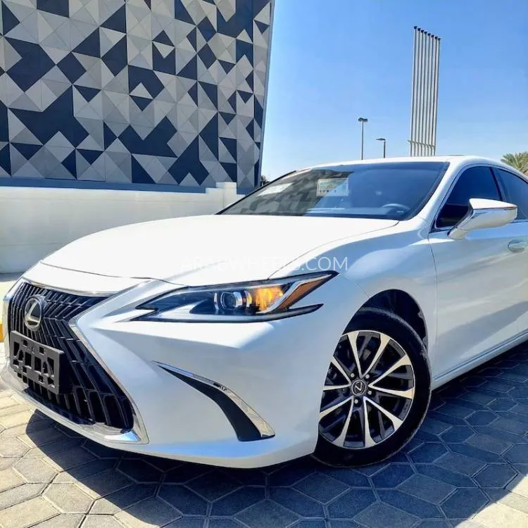 Lexus ES 2022 for Sale in Sharjah Image-4