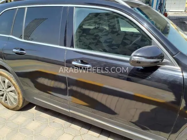 Mercedes Benz GLB 2022 for Sale in Sharjah Image-2