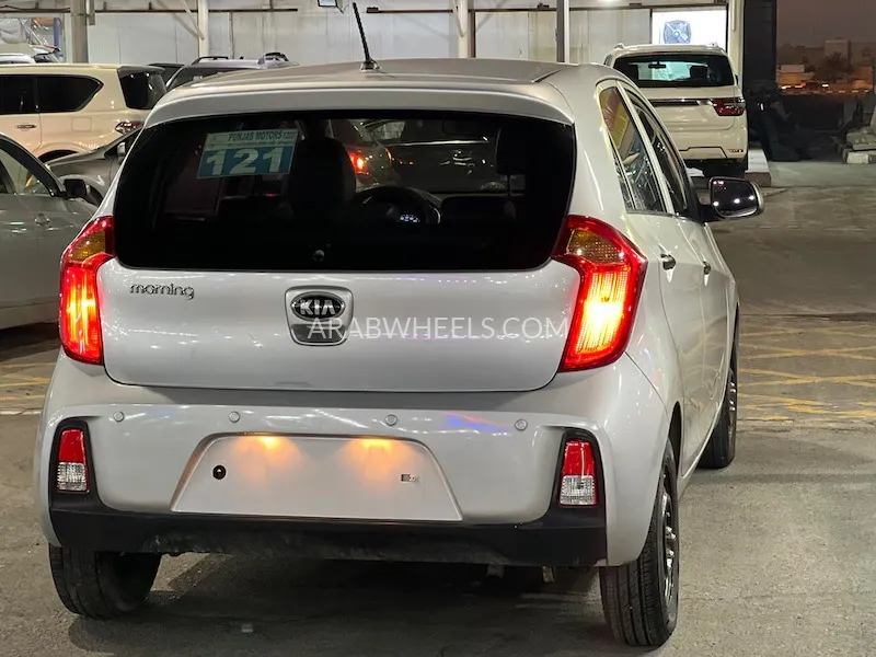 Kia Morning 2016 for Sale in Sharjah Image-6