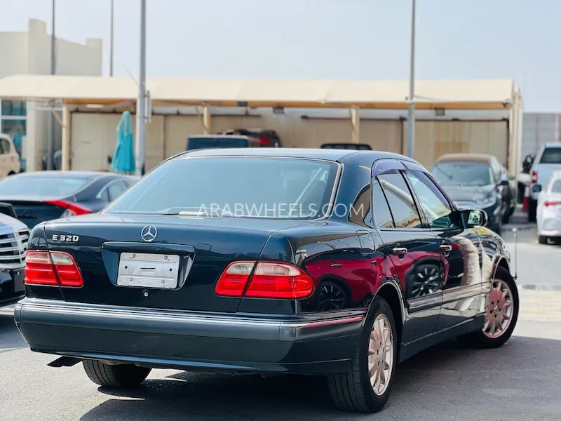 Mercedes Benz E Class 2001 for Sale in Sharjah Image-10