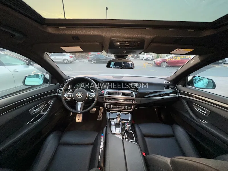 بي إم دبليو الفئة الخامسة 2014 for Sale in الشارقة Image-8