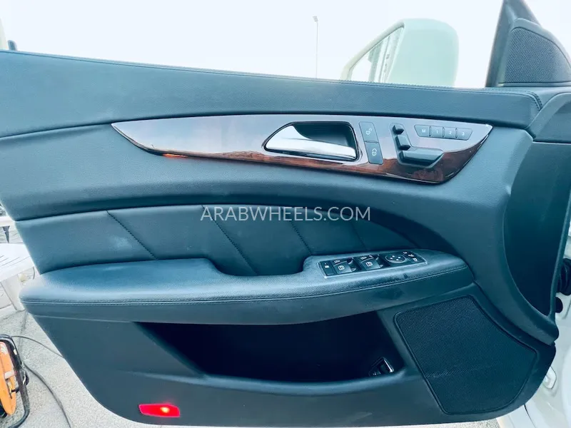 Mercedes Benz CLS Class 2012 for Sale in Sharjah Image-5