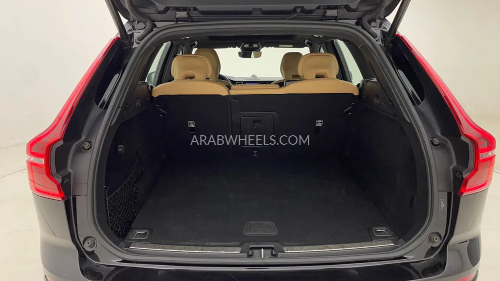 Volvo XC60 2023 for Sale in Dubai Image-30