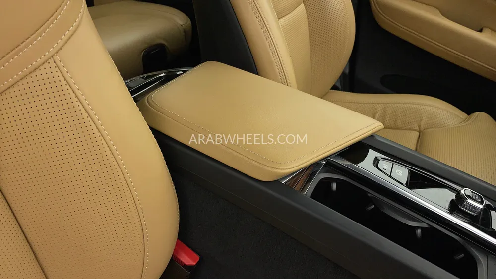 Volvo XC60 2023 for Sale in Dubai Image-43