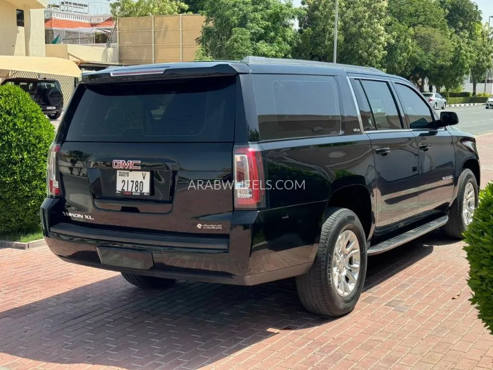 GMC Yukon XL 2019 for Sale in Dubai Image-3