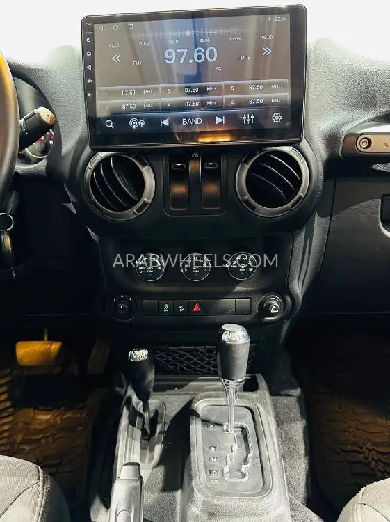 Jeep Wrangler 2018 for Sale in Dubai Image-7