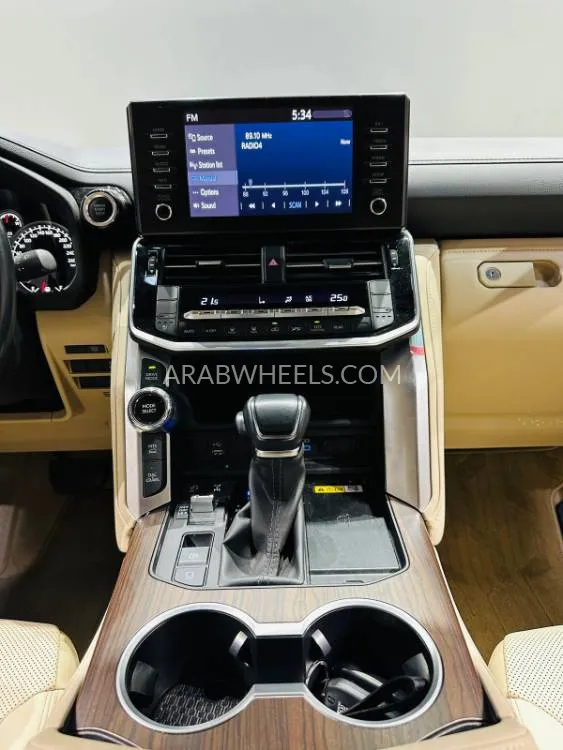 Toyota Land Cruiser 2022 for Sale in Dubai Image-8