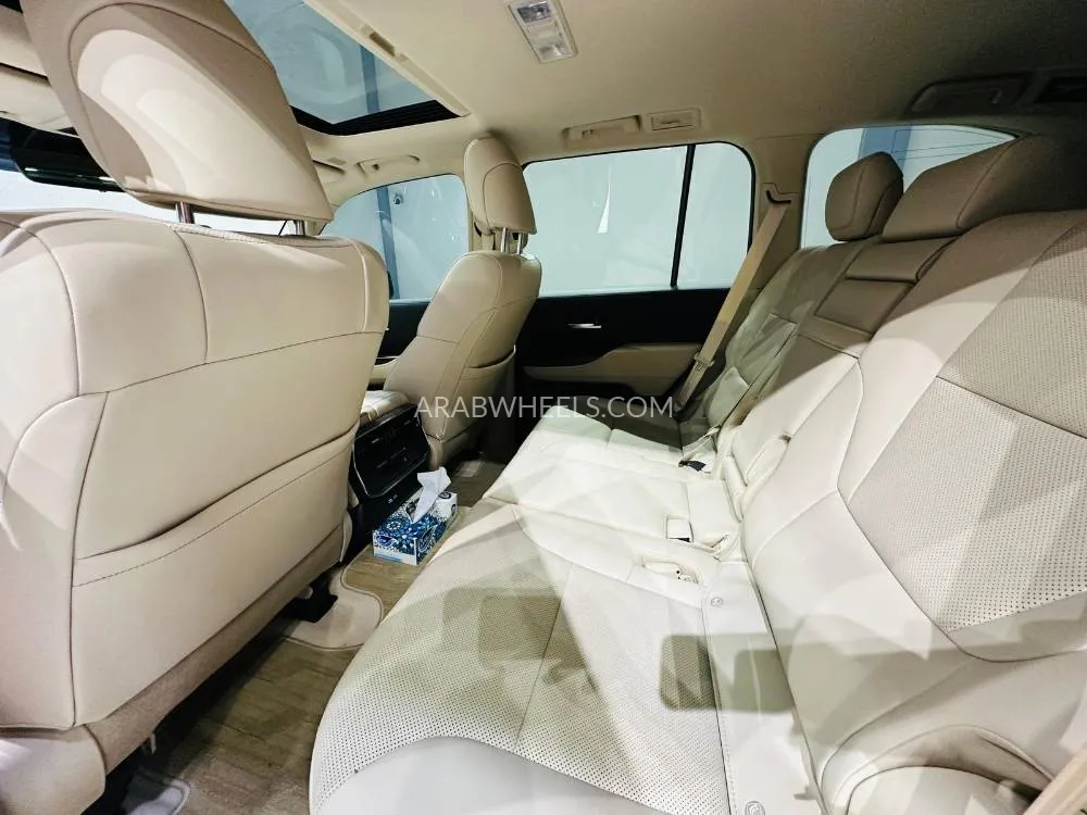 Toyota Land Cruiser 2022 for Sale in Dubai Image-9