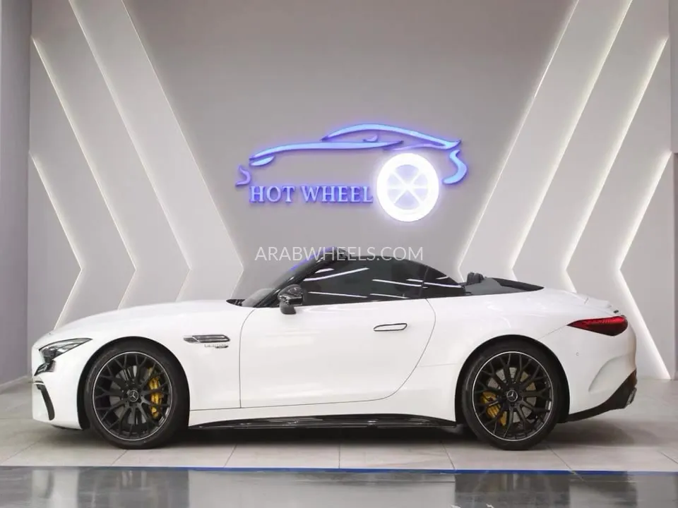 Mercedes Benz SL Class 2023 for Sale in Dubai Image-3