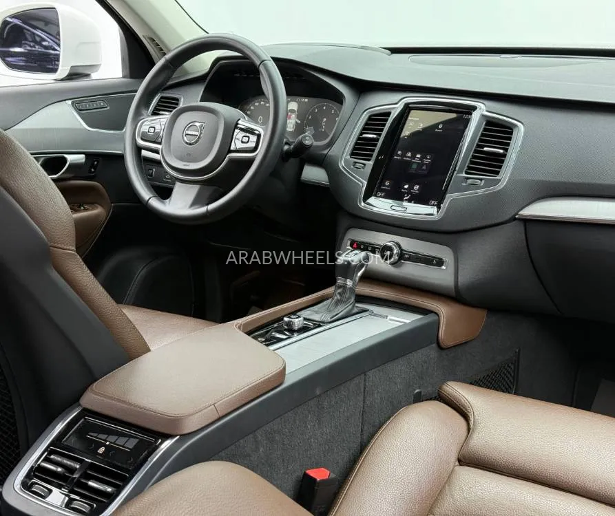 Volvo XC90 2020 for Sale in Dubai Image-11