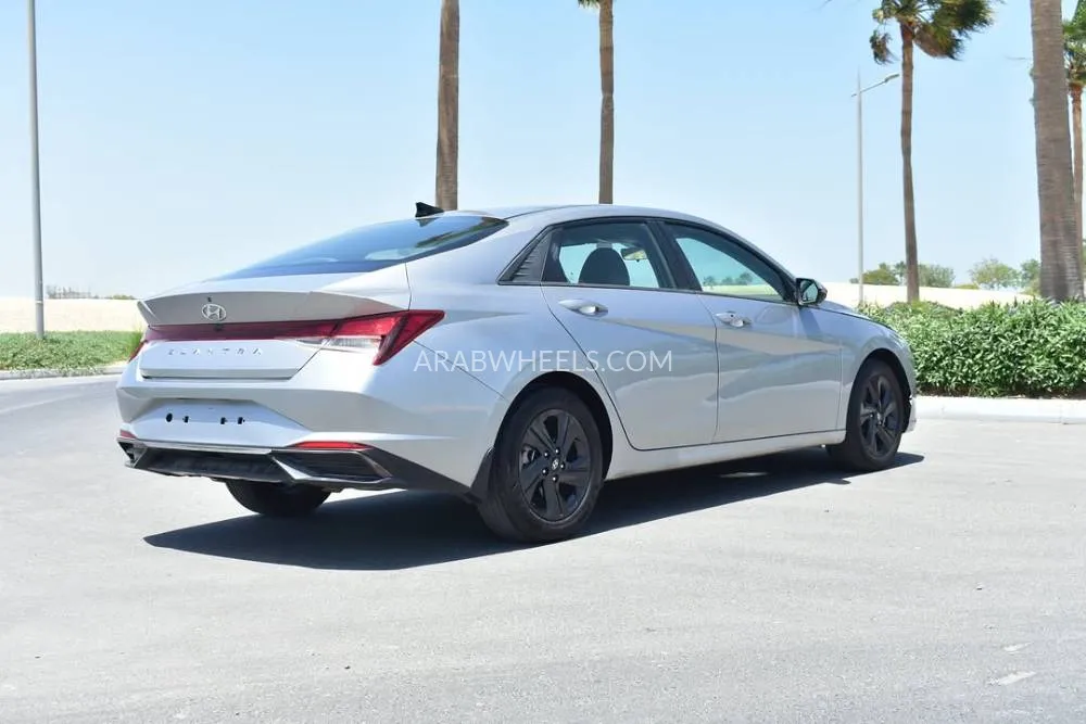 Hyundai Elantra 2022 for Sale in Ajman Image-5