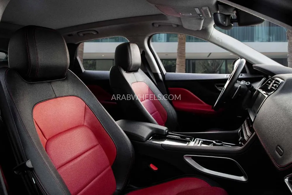 Jaguar F Pace 2020 for Sale in Dubai Image-7