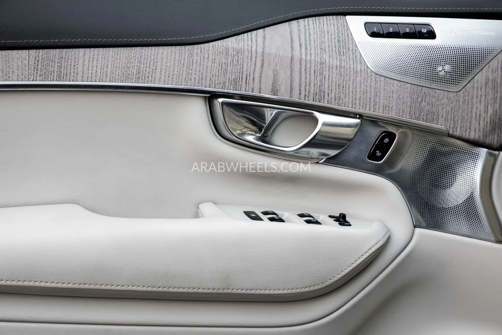 Volvo XC90 2022 for Sale in Dubai Image-5