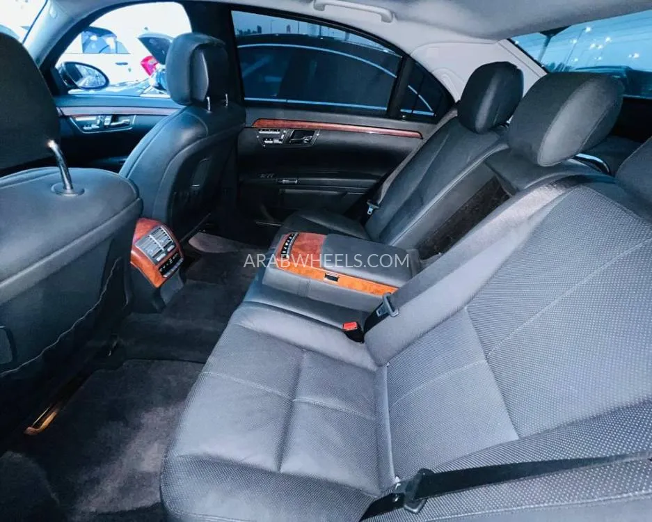 Mercedes Benz S Class 2007 for Sale in Sharjah Image-13
