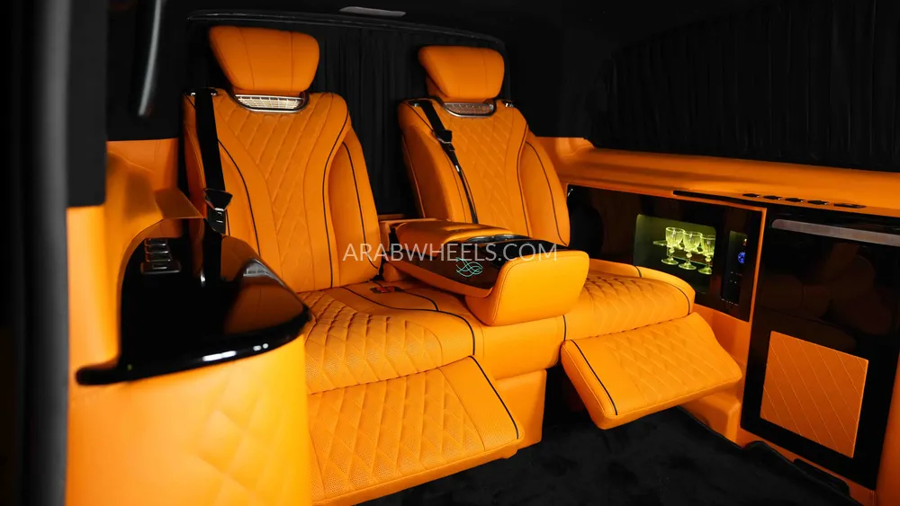 Mercedes Benz V Class 2023 for Sale in Dubai Image-19