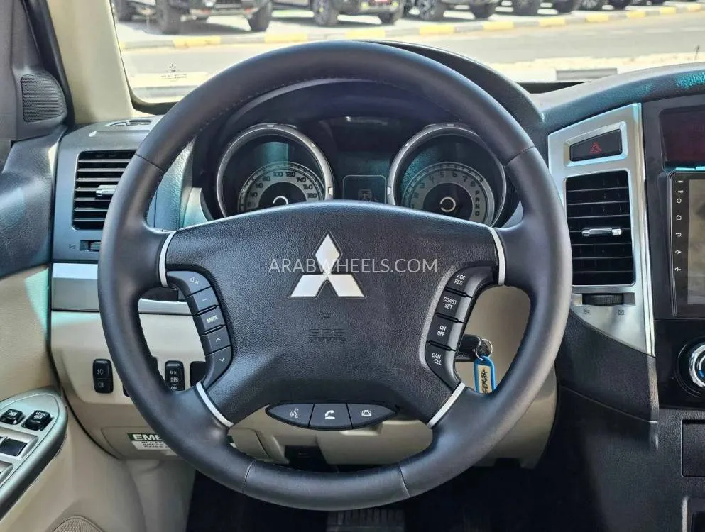 Mitsubishi Pajero 2020 for Sale in Dubai Image-6