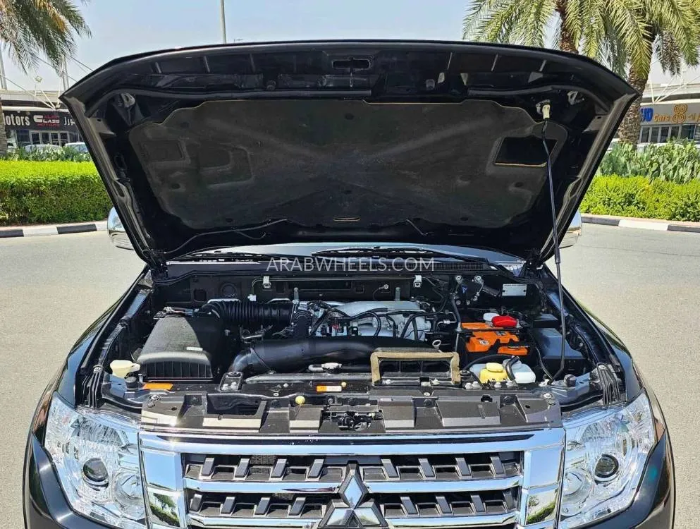 Mitsubishi Pajero 2020 for Sale in Dubai Image-3