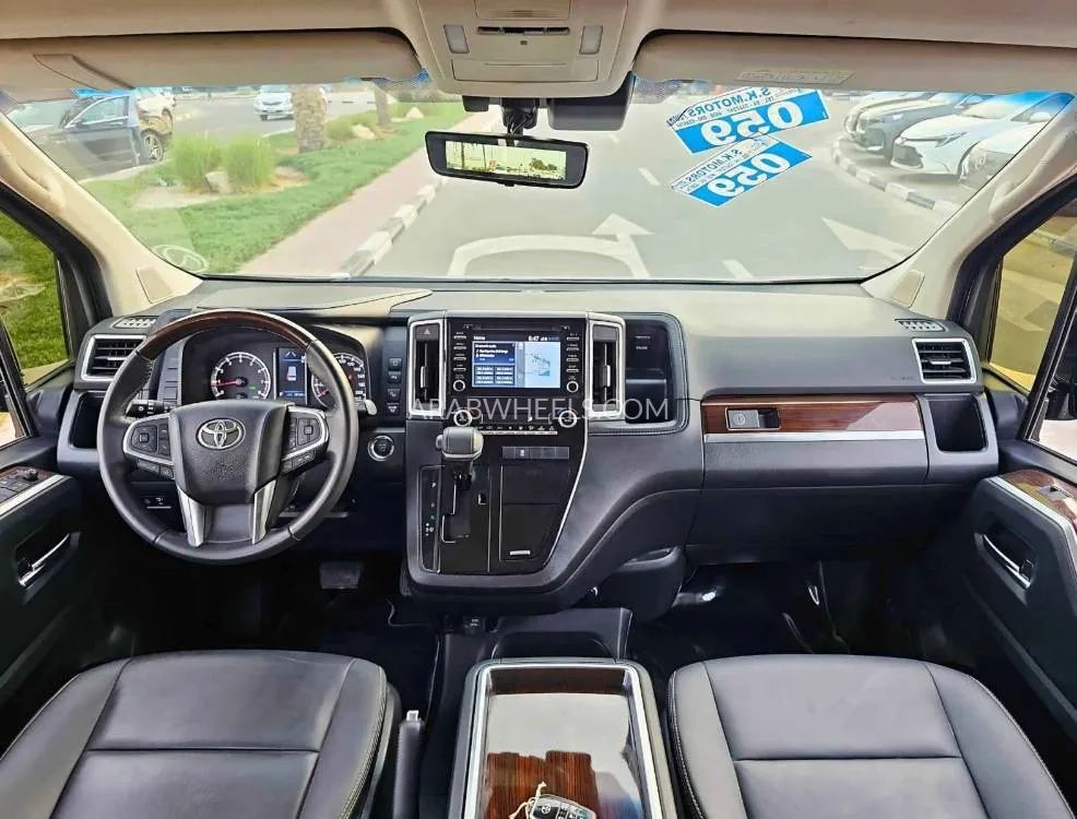 Toyota Granvia 2023 for Sale in Dubai Image-5
