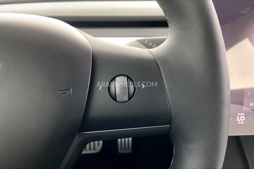 Tesla Model 3 2022 for Sale in Dubai Image-9