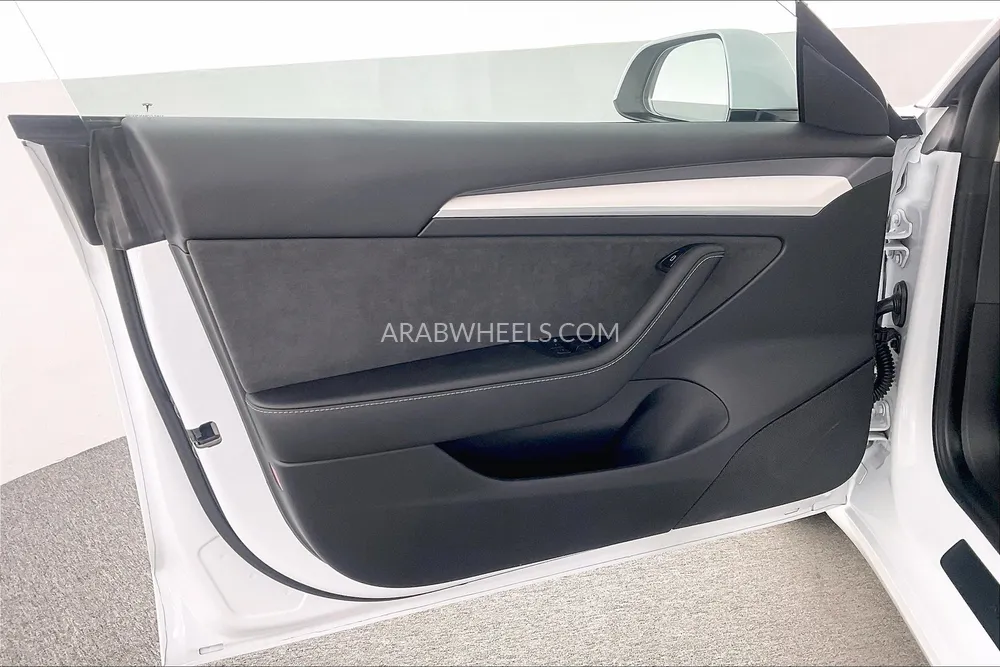 Tesla Model 3 2022 for Sale in Dubai Image-26