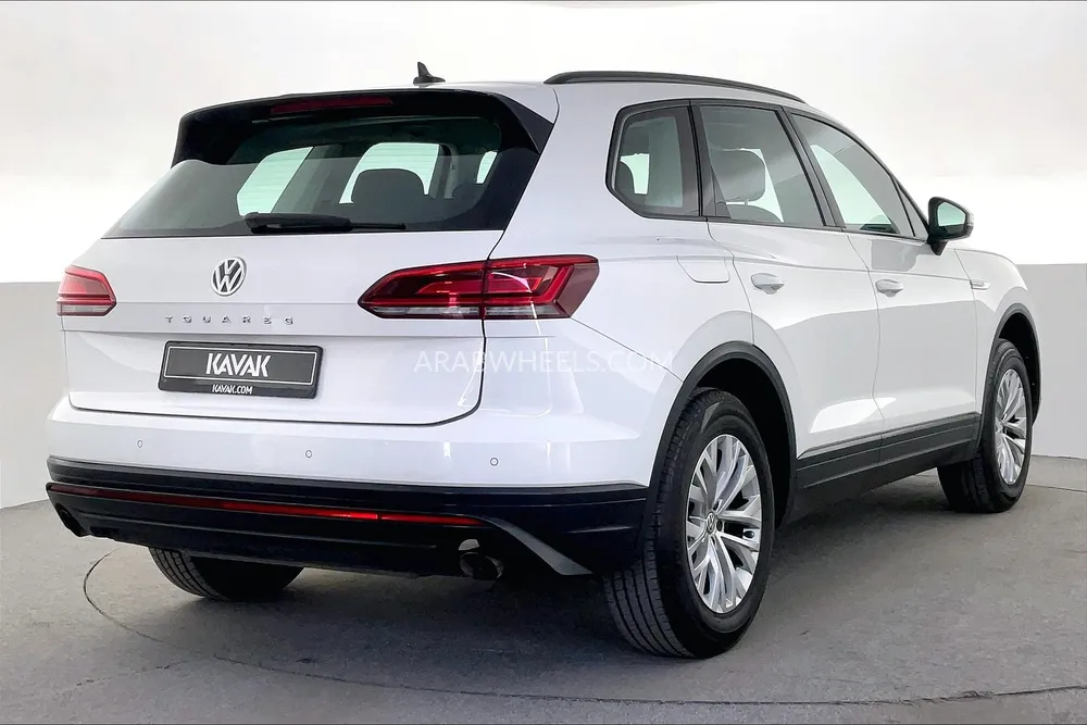 Volkswagen Touareg 2019 for Sale in Sharjah Image-2