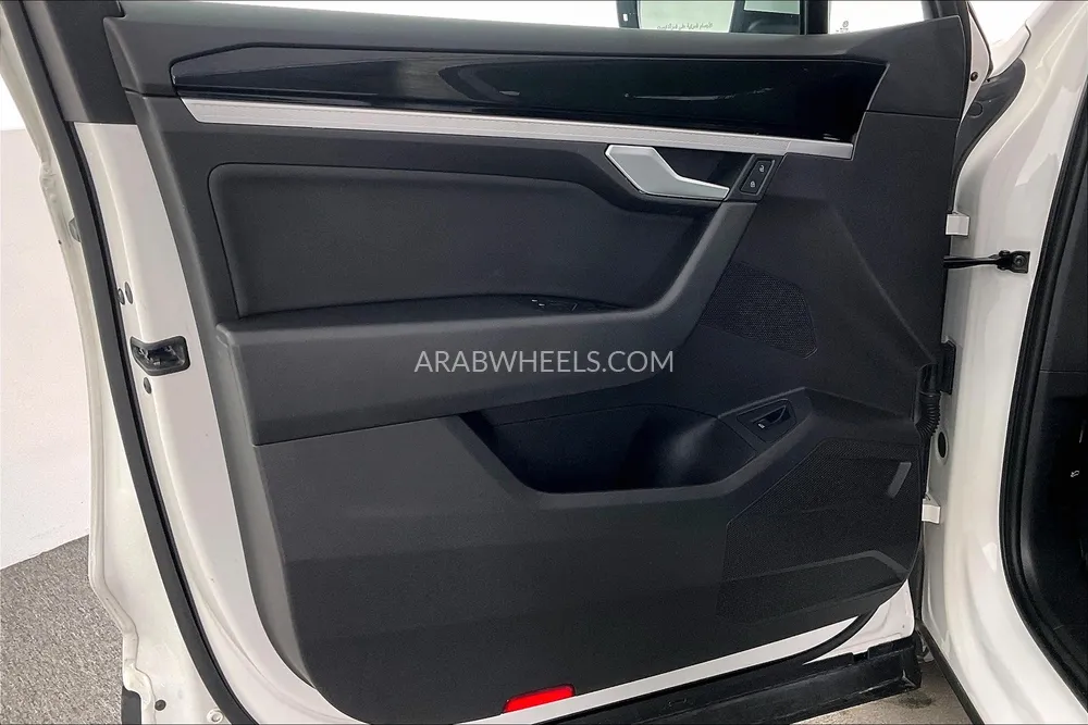 Volkswagen Touareg 2019 for Sale in Sharjah Image-34