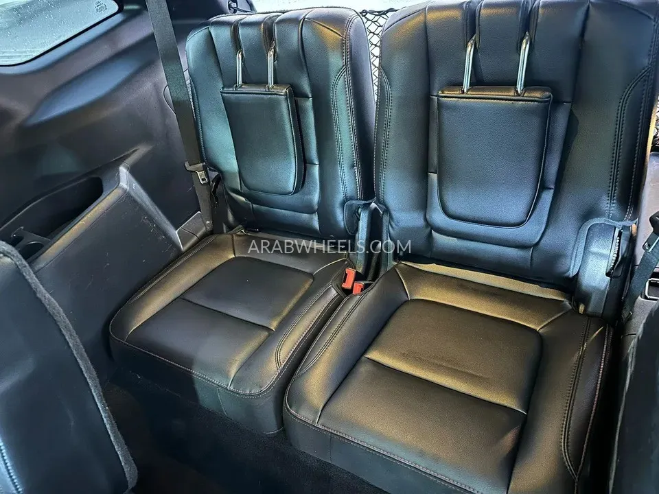 Ford Explorer 2016 for Sale in Ajman Image-6