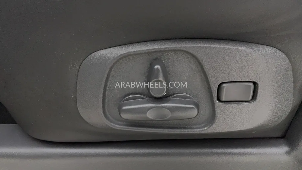 Mitsubishi Pajero 2020 for Sale in Dubai Image-21