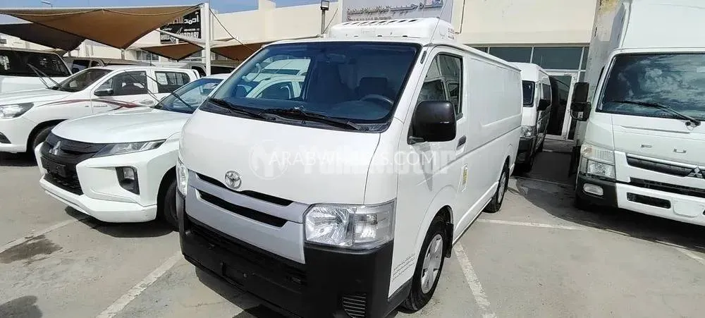 تويوتا هايس 2014 for Sale in الشارقة Image-2