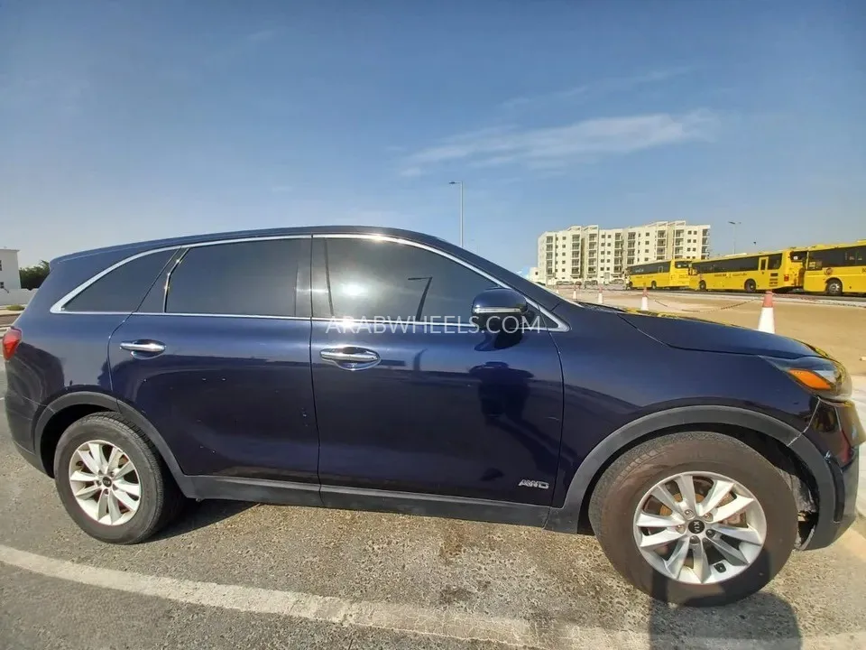 Kia Sorento 2020 for Sale in Ajman Image-3