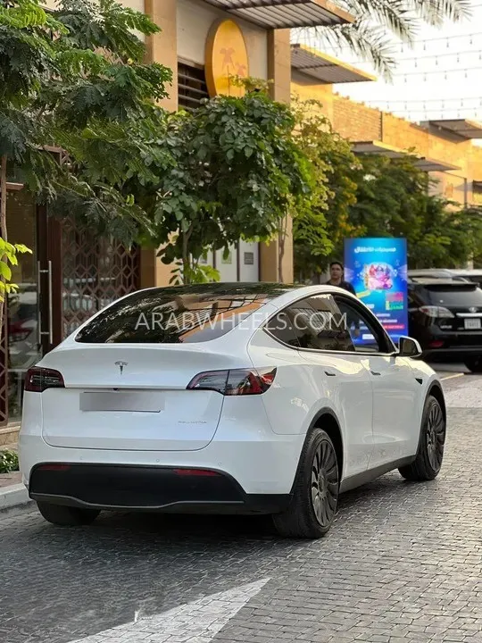 Tesla Model Y 2022 for Sale in Ajman Image-10