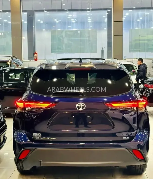 Toyota Highlander 2022 for Sale in Ajman Image-5