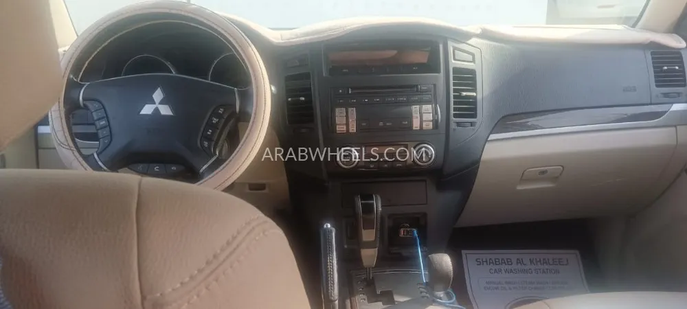 ميتسوبيشي باجيرو آي أو 2014 for Sale in أبو ظبي Image-5