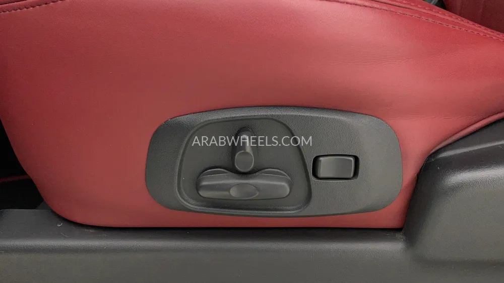 Mitsubishi Pajero 2020 for Sale in Dubai Image-21