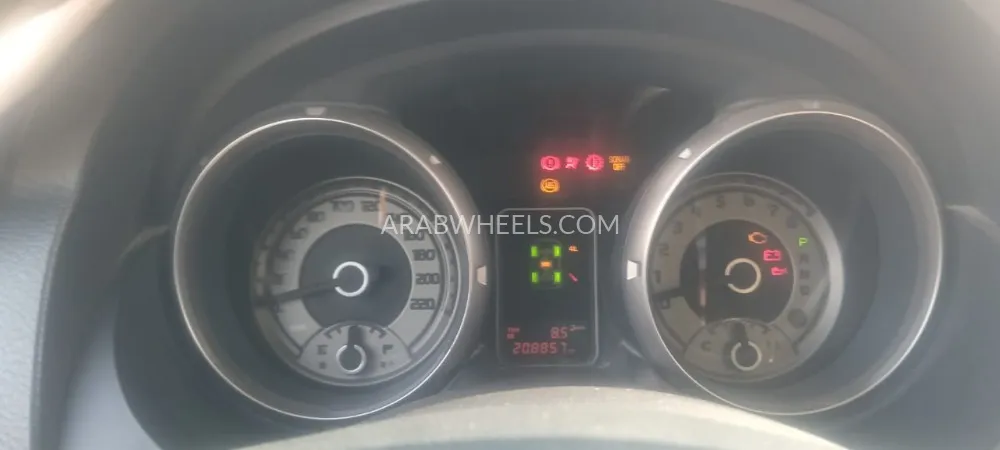 ميتسوبيشي باجيرو 2014 for Sale in أبو ظبي Image-5